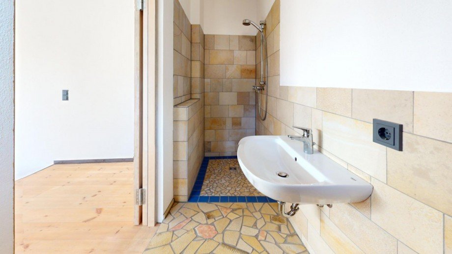 Duschbad mit Fenstern, 2.OG Etagenwohnung Potsdam