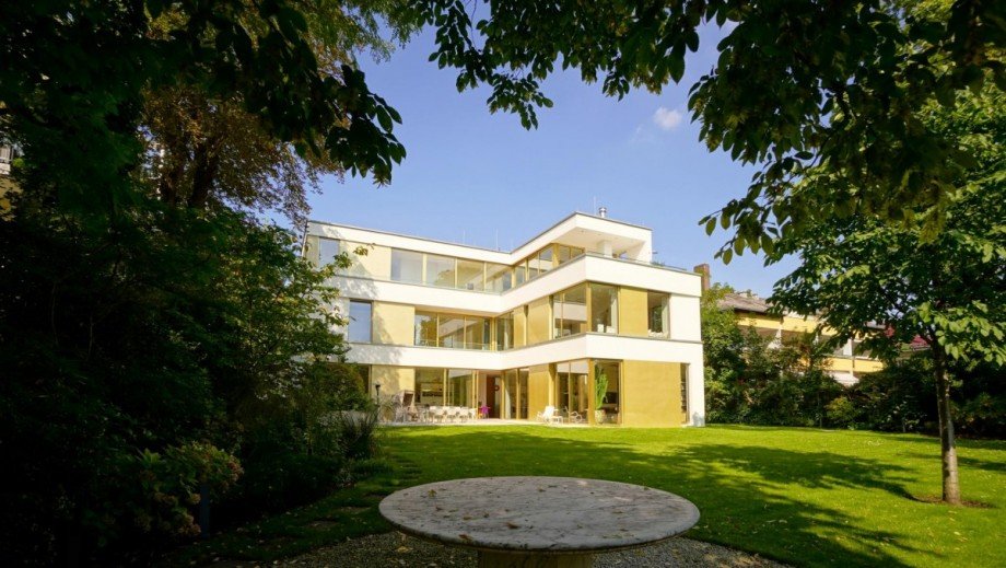 Blick vom Garten zur Villa Villa Berlin