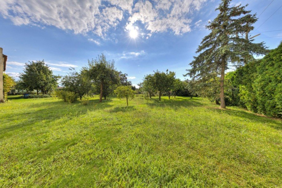 Garten Westseite Mehrfamilienhaus Nauen