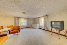 OG Zimmer 7 Gro�z�giges Mehrfamilienhaus mit Geschichte, 3 Wohnungen und gro�em Garten