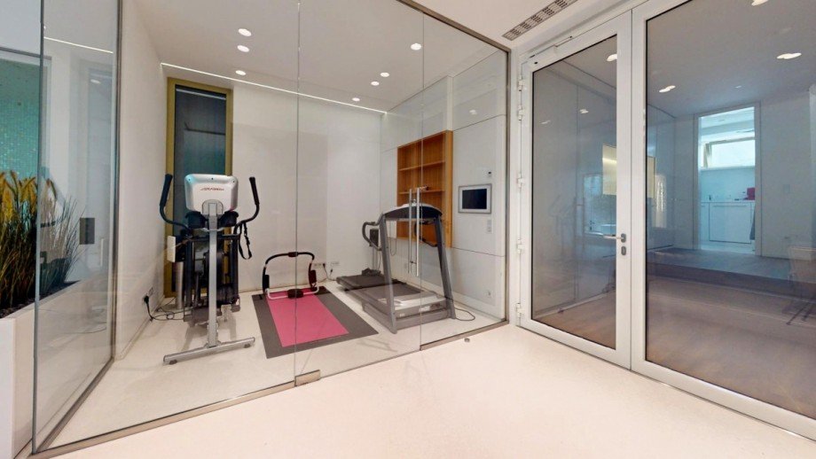 1. UG Pool mit Sauna, Dampfbad und Fitnessraum Villa Berlin