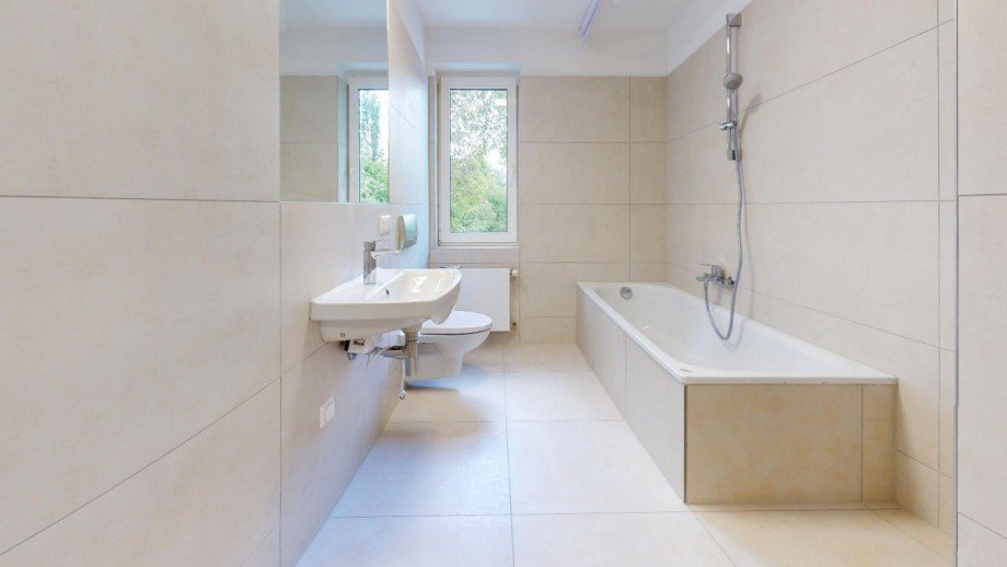 Badezimmer zum Hof Etagenwohnung Potsdam