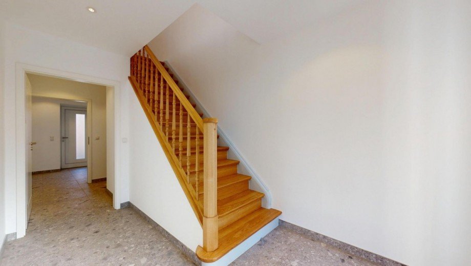 EG Whg. 2 - Treppe Zweifamilienhaus Potsdam