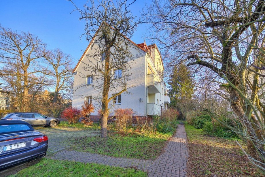 Hausansicht - Parkplatz Maisonettewohnung Potsdam