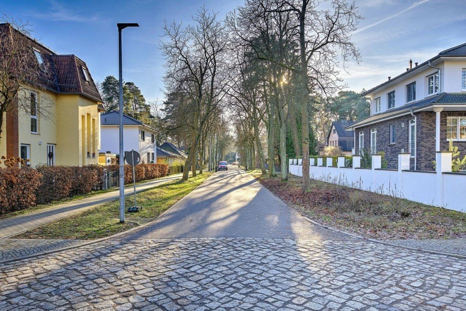 Blick in die Stra�e Einfamilienhaus Falkensee