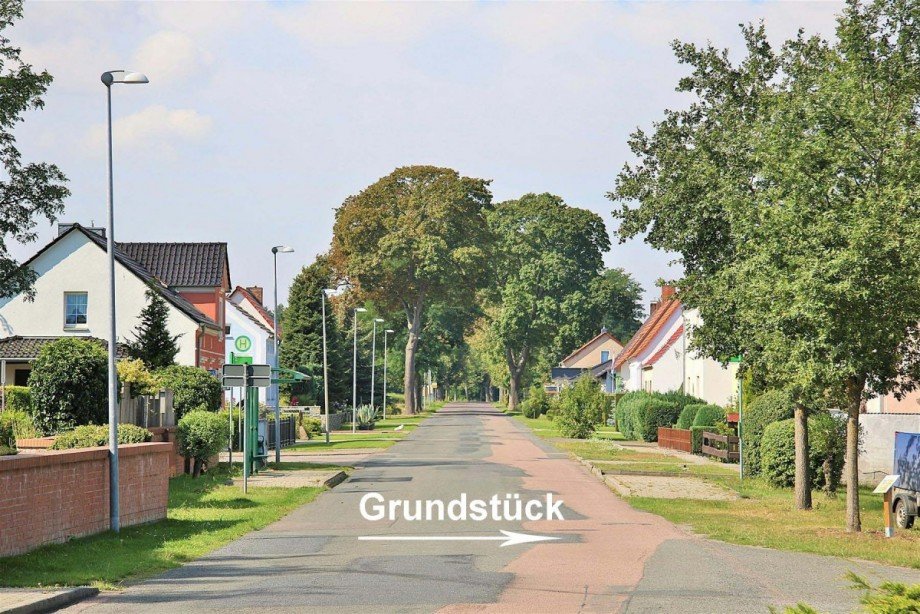 Blick in die Stra�e Wohngrundst�ck Kloster Lehnin