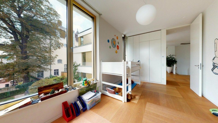 1. OG Kind 2 Villa Berlin