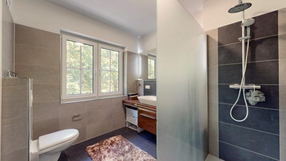 OG, Schlafzimmer 2, Bad Einfamilienhaus Falkensee