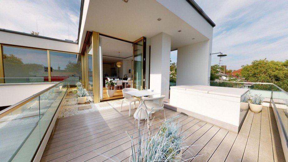 2. OG Terrasse mit Whirlpool Villa Berlin