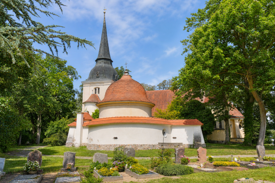 Kirche im Ort sonstige Nauen