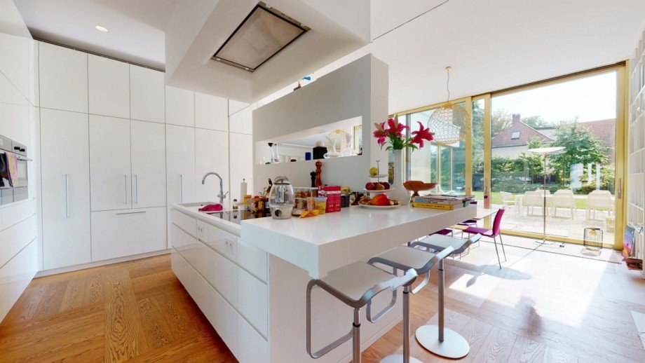 EG Hochwertige Markenk�che Villa Berlin