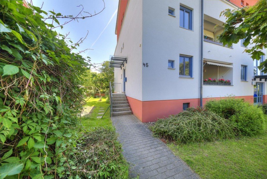 Hausansicht Terrassenwohnung Nuthetal