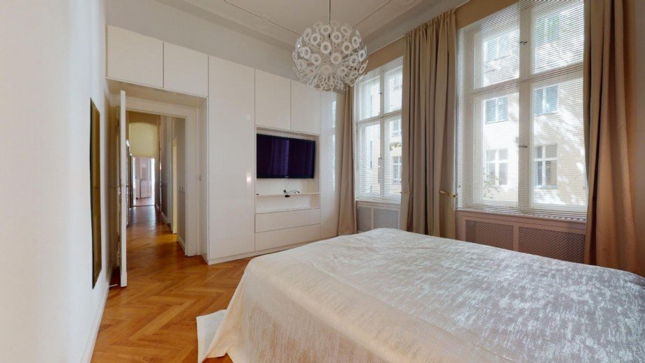 Schlafzimmer mit Einbauschrank Etagenwohnung Berlin