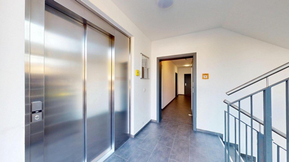 Hauseingang EG Mehrfamilienhaus Berlin