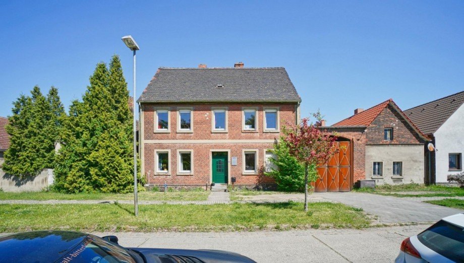 Hausansicht Bauernhaus Gr�fenhainichen