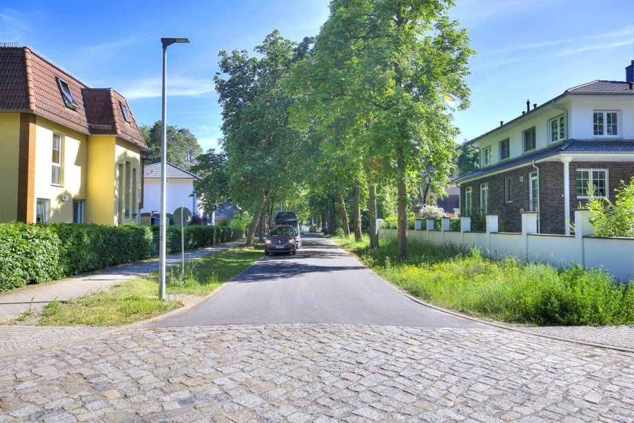 Blick in die Stra�e Einfamilienhaus Falkensee