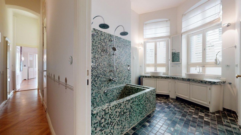 Masterbad Seitenfl�gel Etagenwohnung Berlin