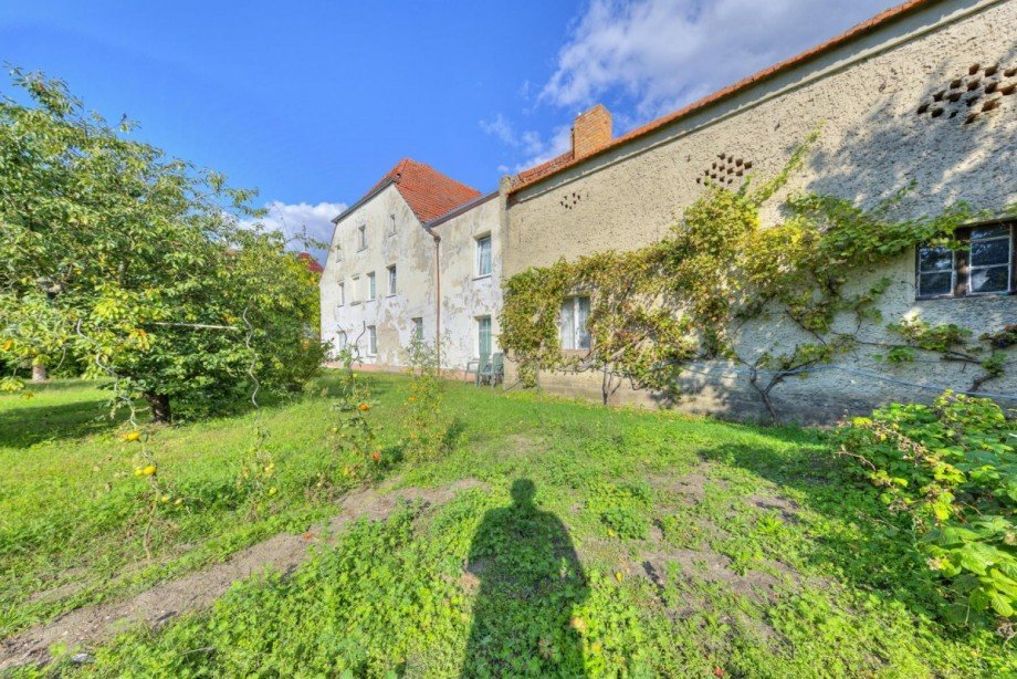 Garten Westseite Mehrfamilienhaus Nauen