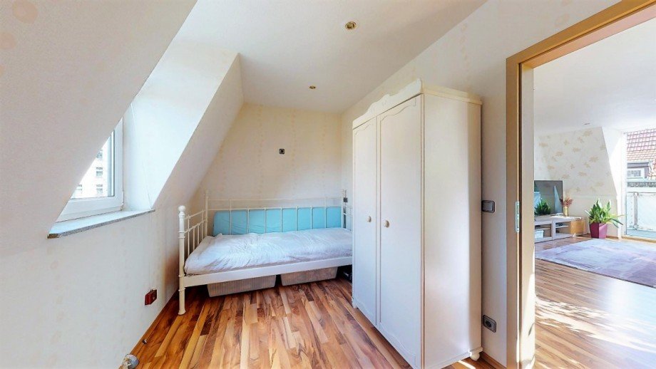 Dachgeschoss Schlafzimmer (K�che) Einfamilienhaus Berlin