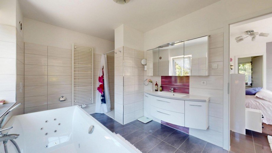 OG Schlafzimmer 1, Badezimmer Einfamilienhaus Falkensee