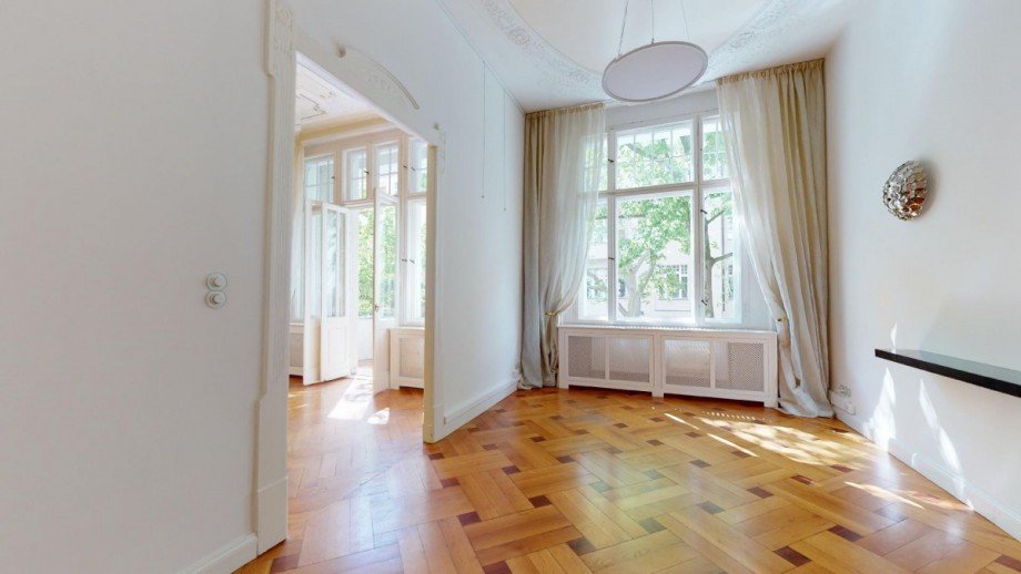 kleines Zimmer / Salon Etagenwohnung Berlin
