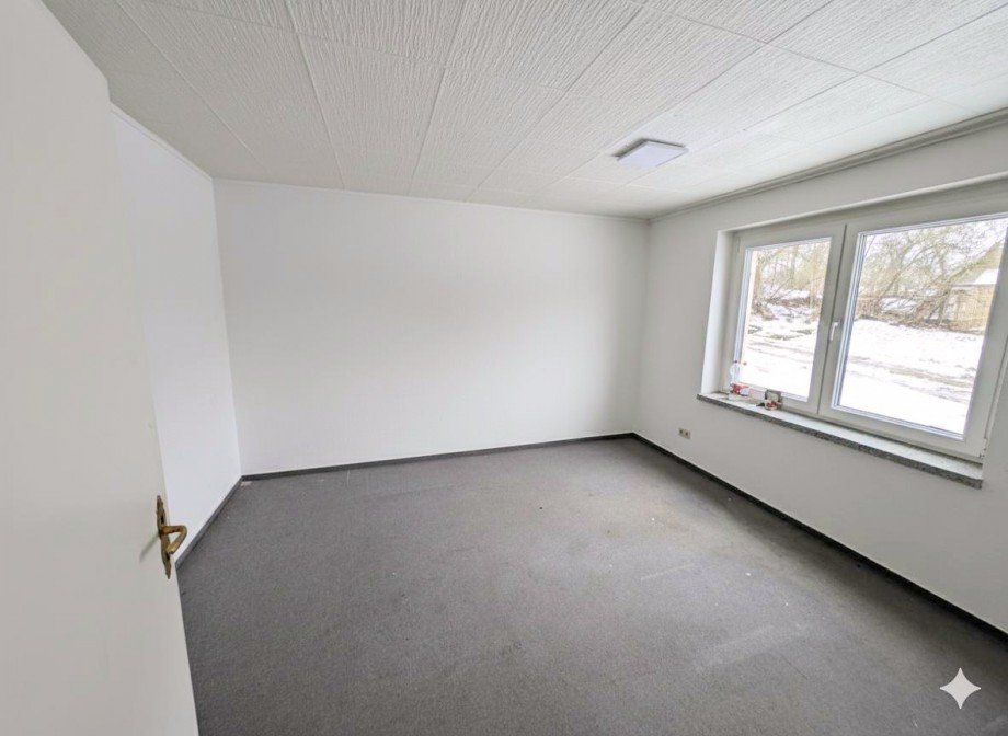 Gewerbegrundst�ck mit Hallen- und Werkstattgeb�uden sonstige Gro� Kreutz (Havel)