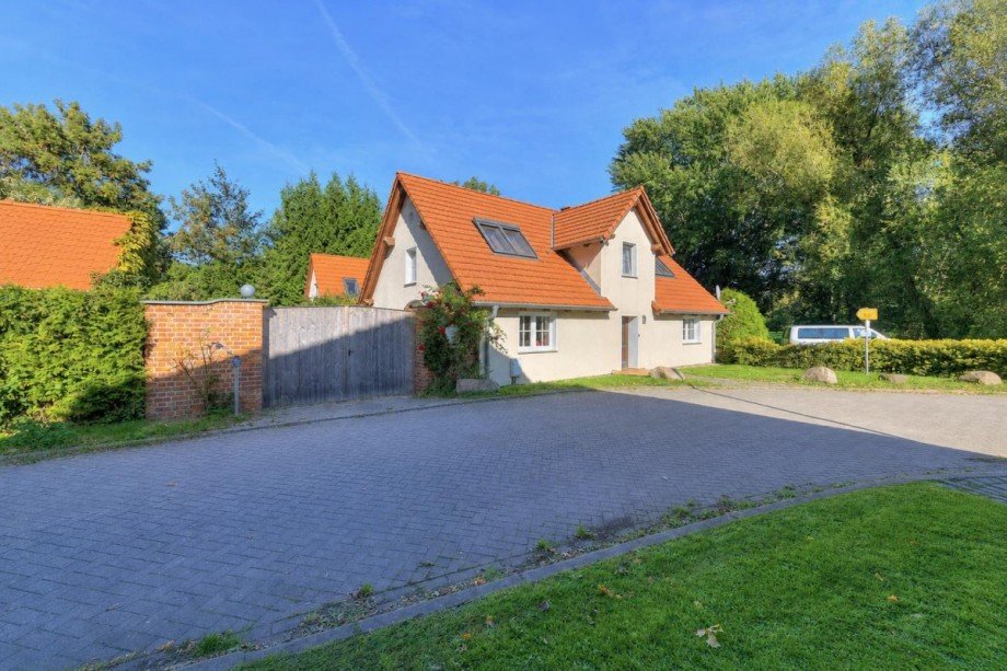 K1600_566A5339_40_41_42_43Gleichmaessig_3_DxO_dach_retusche_nach_vorlage Haus Schaprode