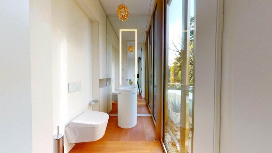 2. OG G�ste WC Villa Berlin