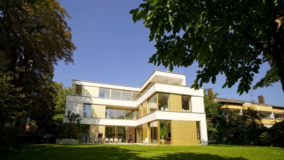 Blick vom Garten zur Villa Villa Berlin