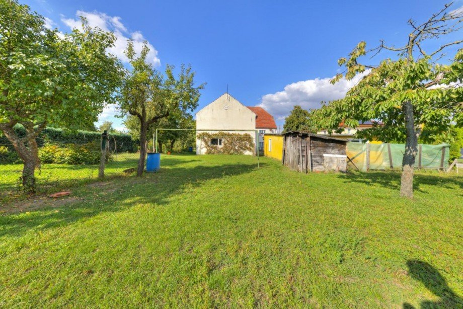 Garten S�dansicht Mehrfamilienhaus Nauen