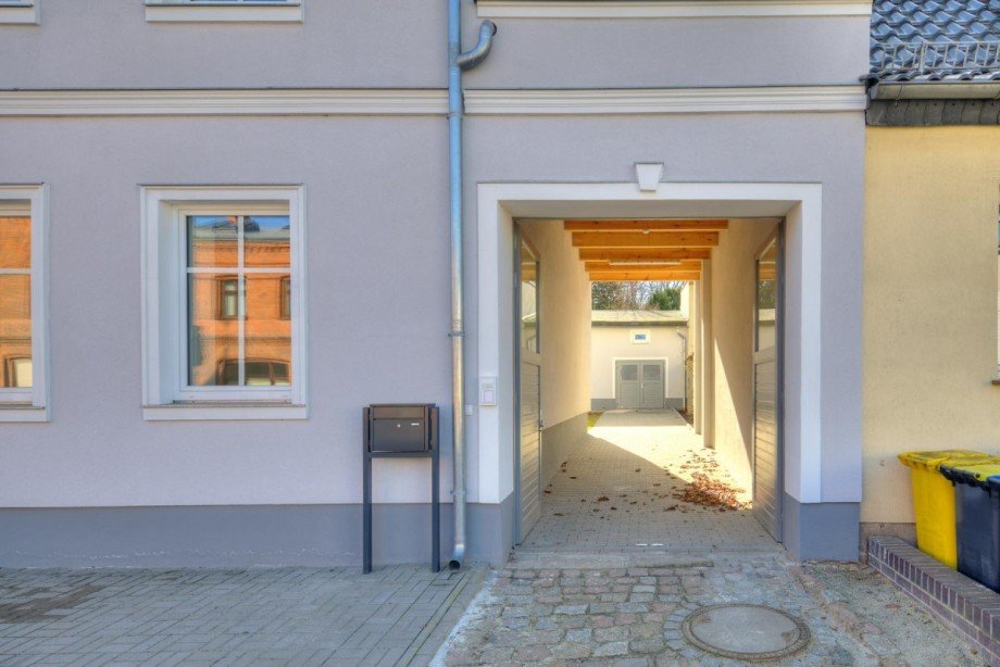 Hofeinfahrt Zweifamilienhaus Potsdam