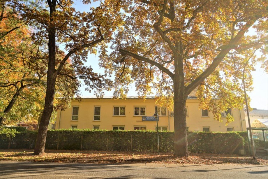 B�rogeb�ude Ansicht von Westen Halle / Lager / Produktion Potsdam