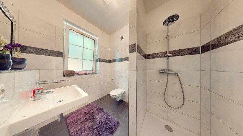 EG Duschbad mit Fenster Einfamilienhaus Falkensee