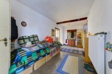 EG Flur 2 Gro�z�giges Mehrfamilienhaus mit Geschichte, 3 Wohnungen und gro�em Garten