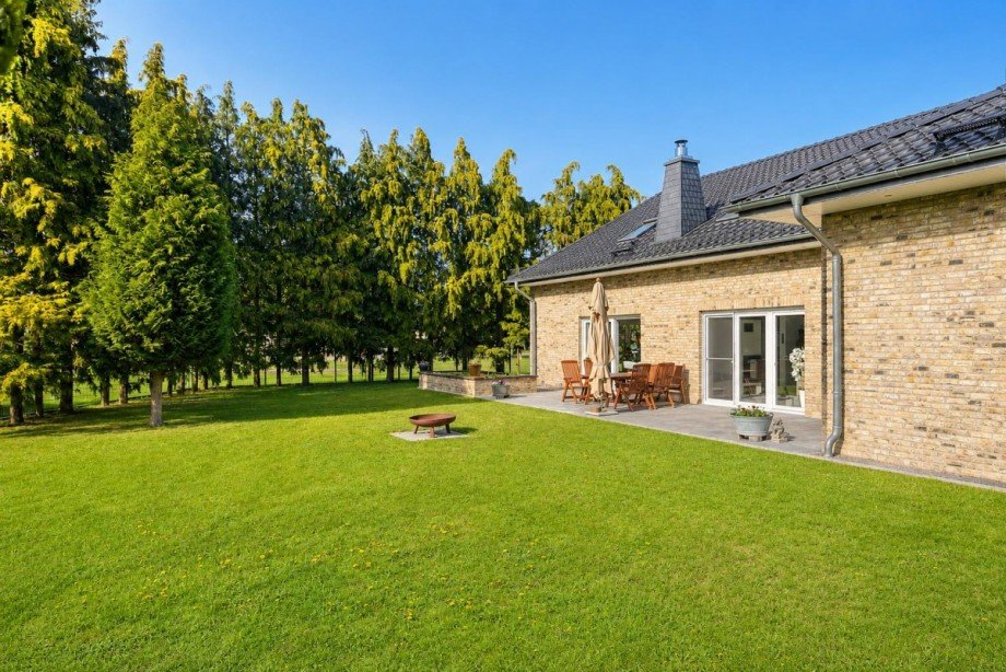 Hausansicht und Terrasse Einfamilienhaus Oebisfelde