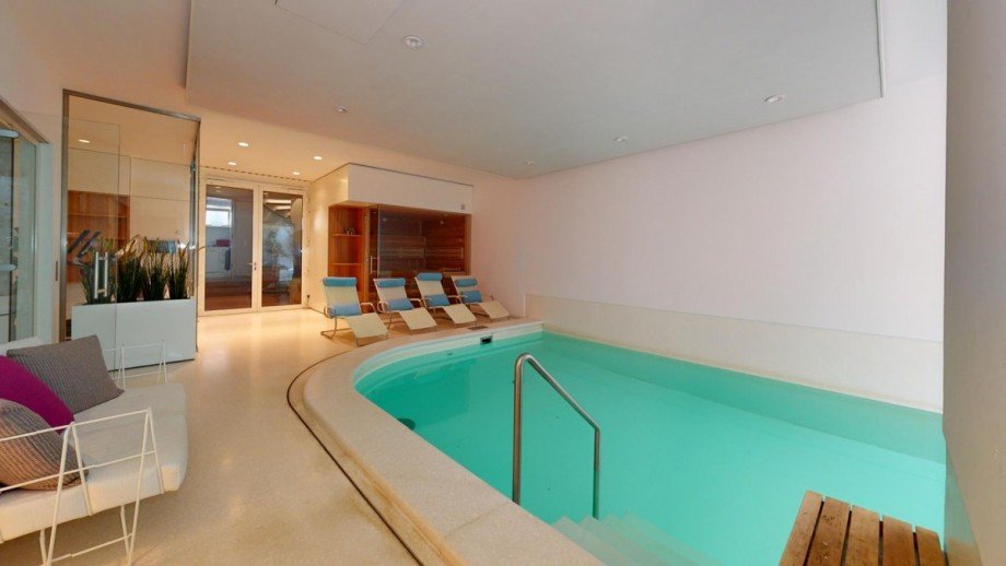 1. UG Pool mit Sauna, Dampfbad und Fitnessraum Villa Berlin